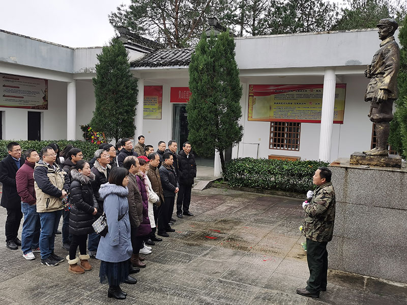 屯溪區(qū)委辦黨支部、屯溪城建投公司黨支部聯(lián)合開(kāi)展主題黨日共建活動(dòng)